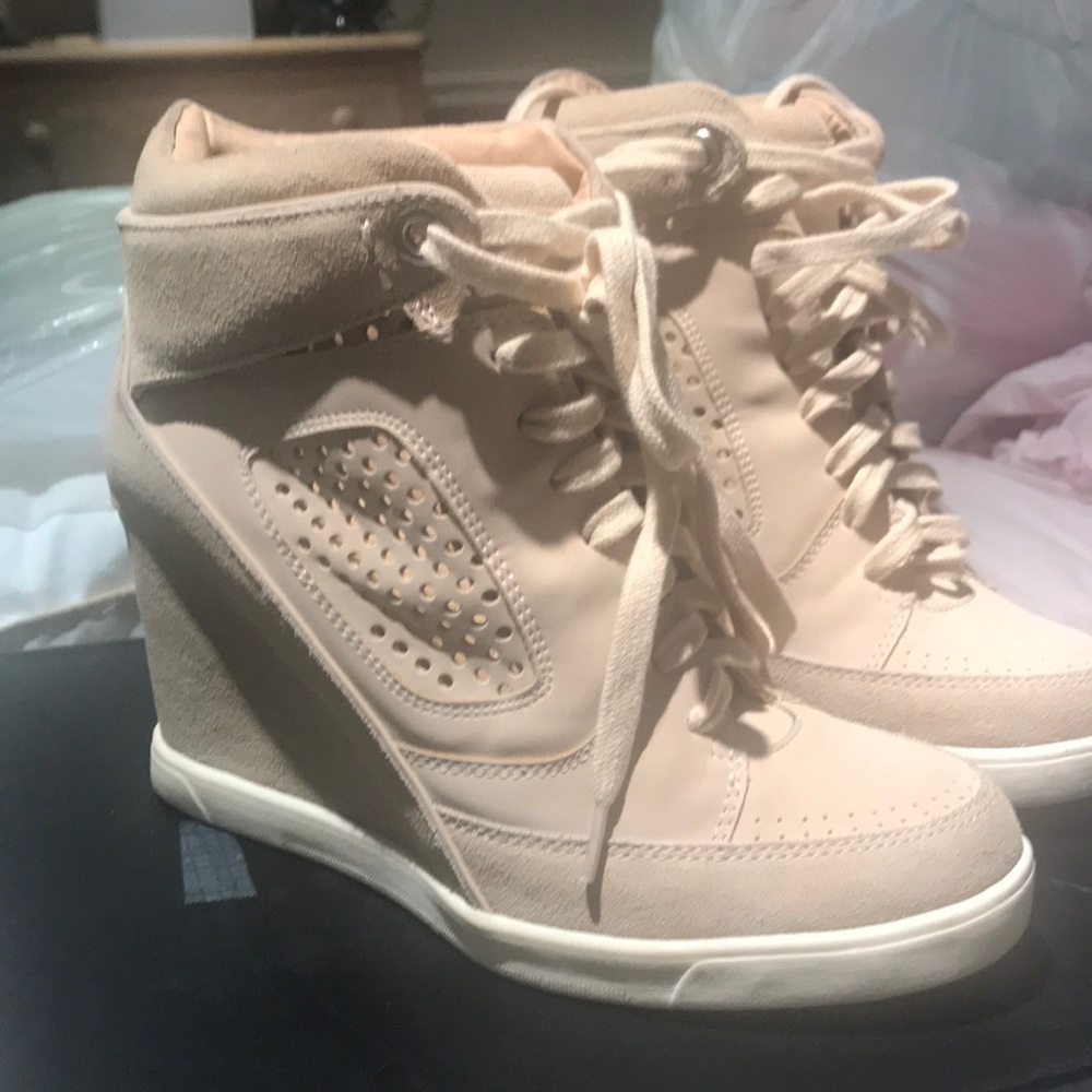 Sneaker wedge